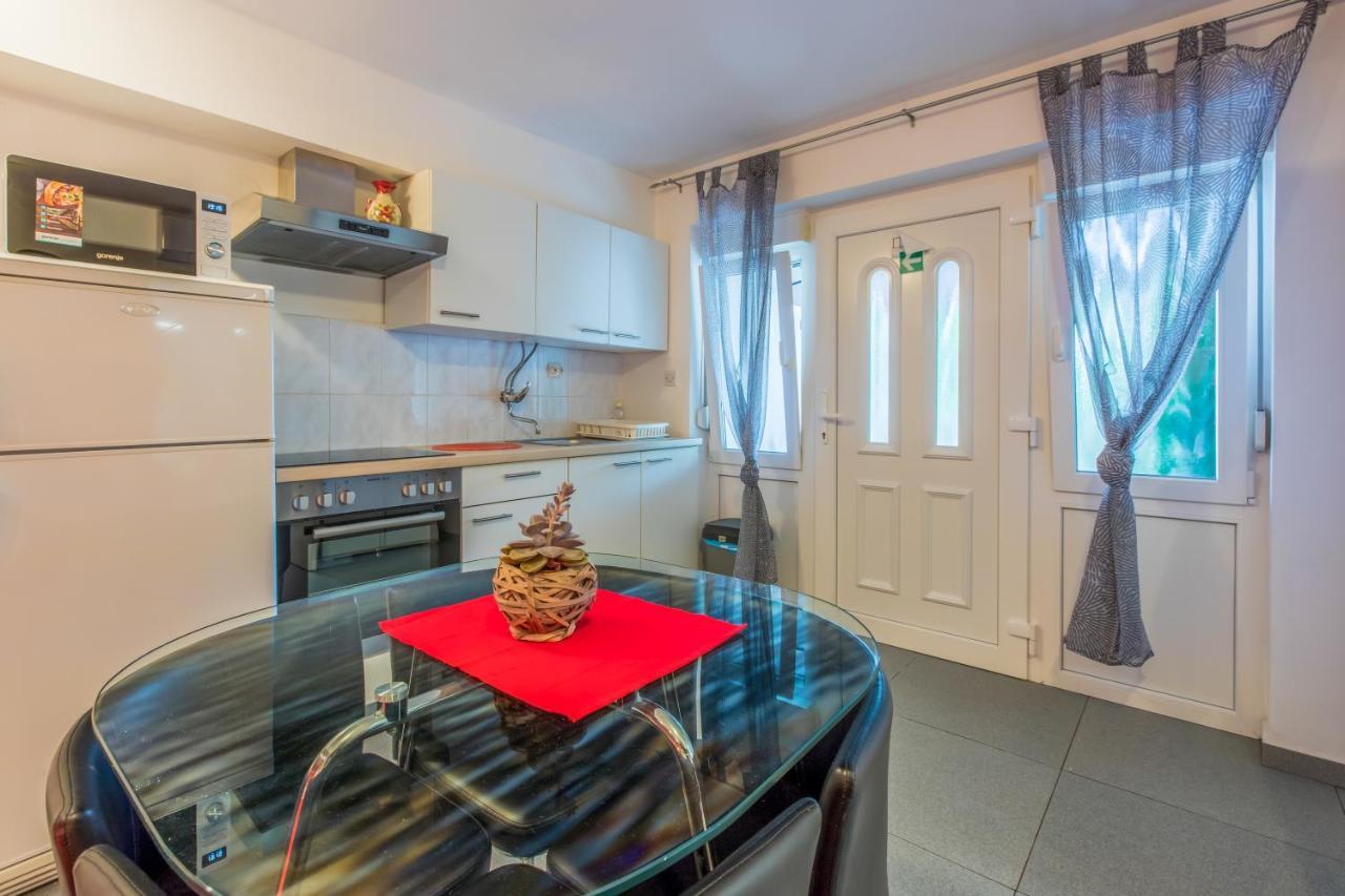 Apartmani Visnja Crikvenica Esterno foto